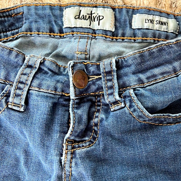 Daytrip Lynx Skinny Jean Size 28R - Picture 4 of 6